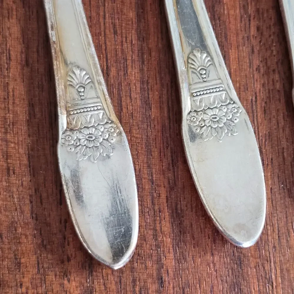 Vintage 1847 Rogers Bros FIRST LOVE 4 Dinner Forks Silverplate Art Deco Cottage